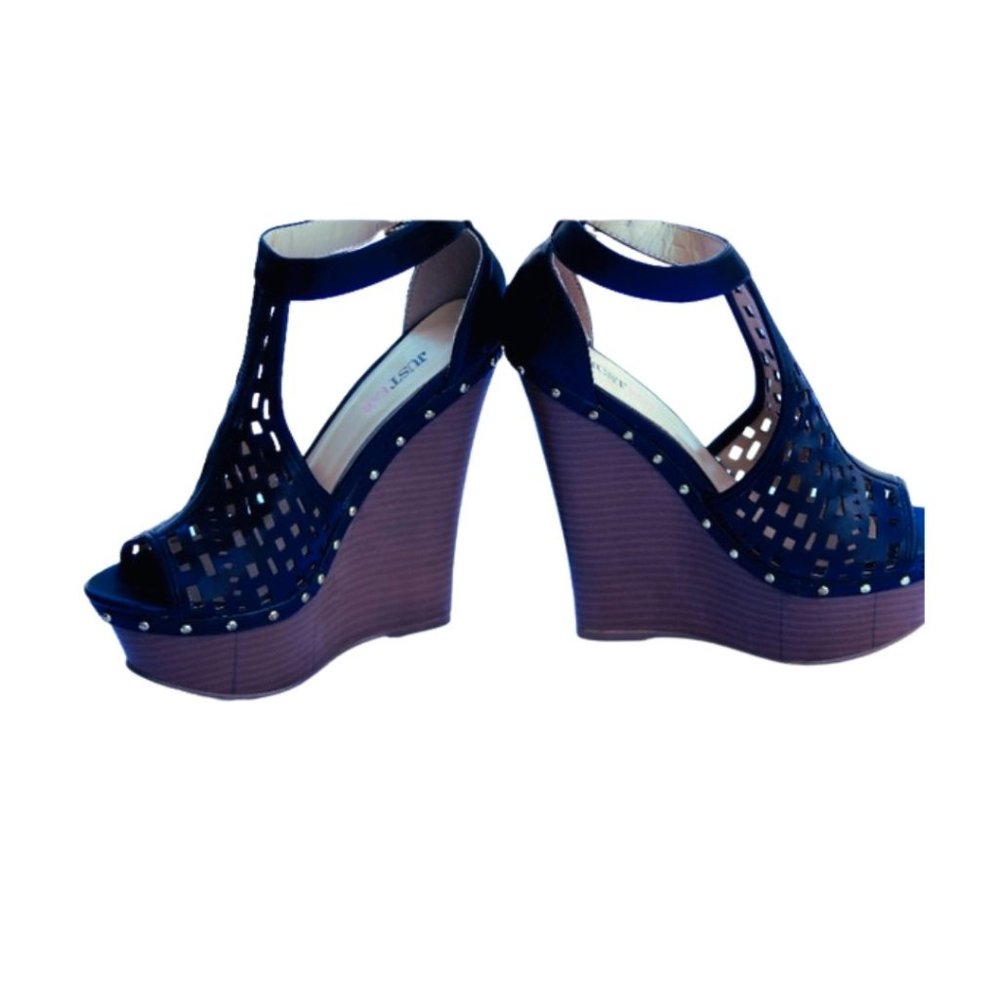 BRAND NEW_JUST FAB_STRAP WEDGES